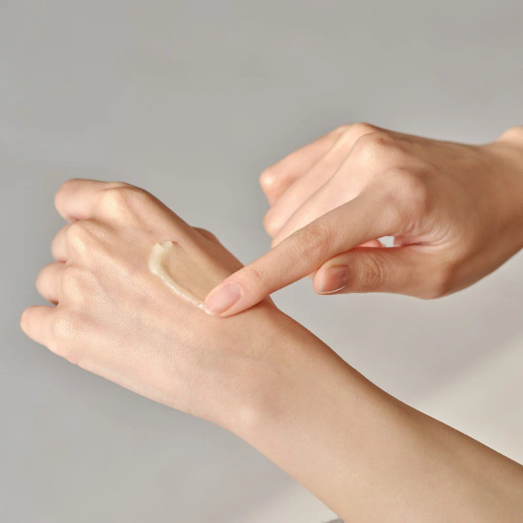 سرم ضد آفتاب جینسینگ بیوتی آف چوسان جوانساز و ضد پیری | Beauty Of Joseon Ginseng Moist Sun Serum (SPF 50+ PA++++)