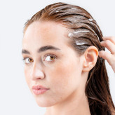اسکراب لایه بردار کف سر هیربرست | Hairburst Exfoliating Scalp Scrub اورجینال را میتوانید از بهارشاپ بیوتی (BaharShopBeauty.ir) تهیه کنید.